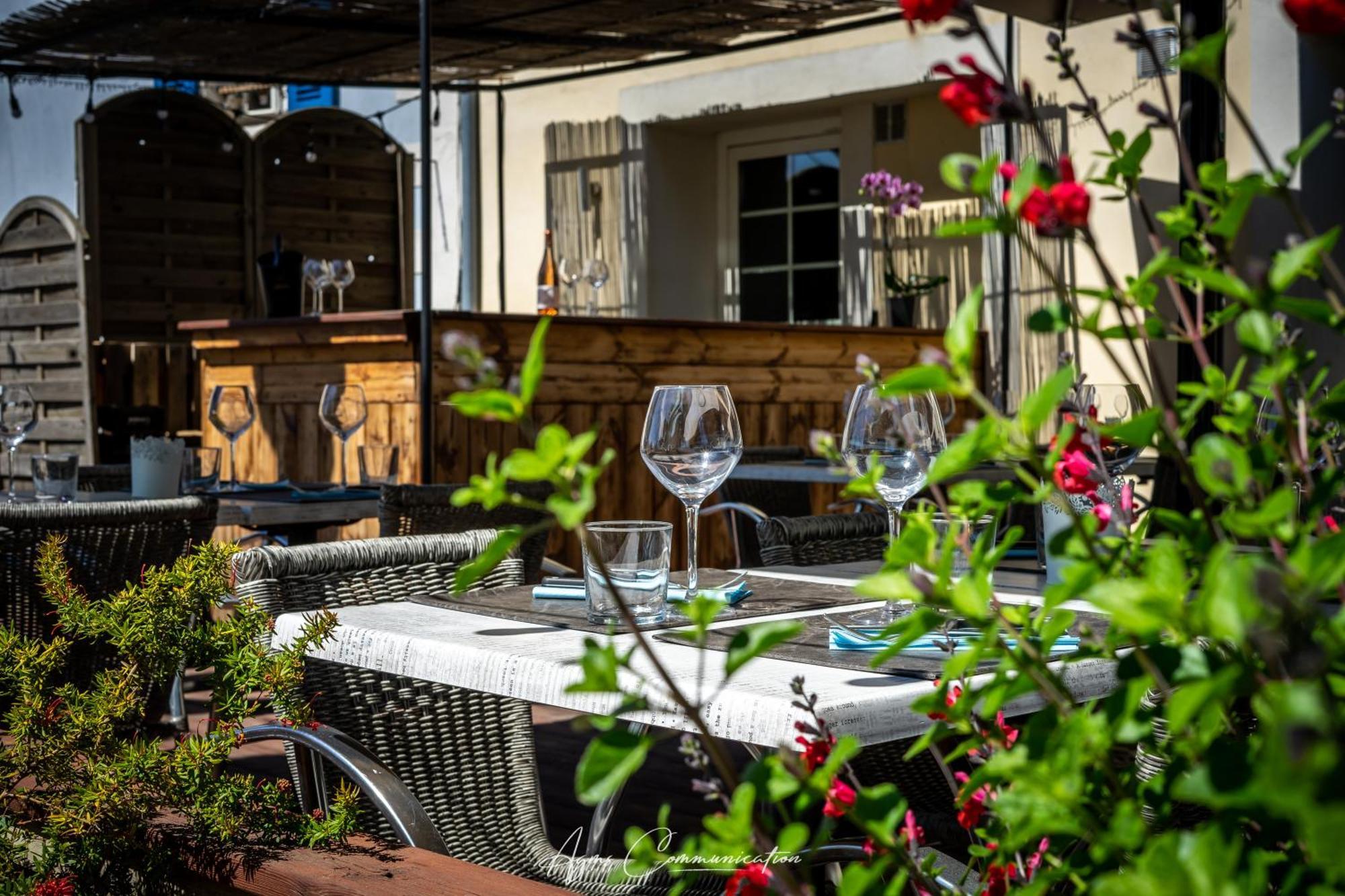 Logis Du Champ De Mars Hotel Puy-Saint-Martin Luaran gambar